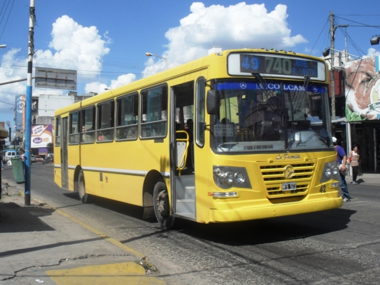 Mercedes-Benz OF 1418 - La Favorita - La Primera de Grand Bourg (Rosario Bus)
MFB 923
Línea 740 - Interno 42
Ex celeste, ahora amarillo...
