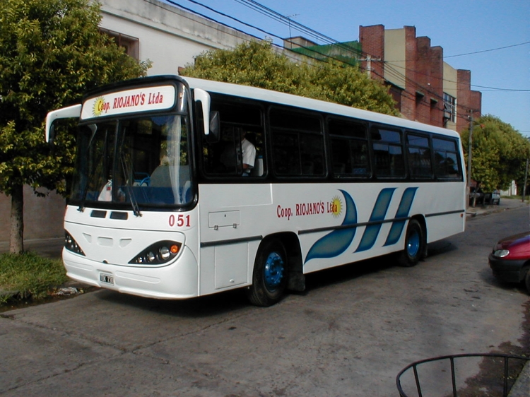 Mercedes-Benz OF 1214 - A.L.A. - Cooperativa Riojano´s
C 1424112 - TOK 730
Linea 1 - Interno 51
Carroceria Ala, restaurado por BiMet.
Foto Gentileza de Carrocerias BiMet
Palabras clave: Cooperativa Riojanos