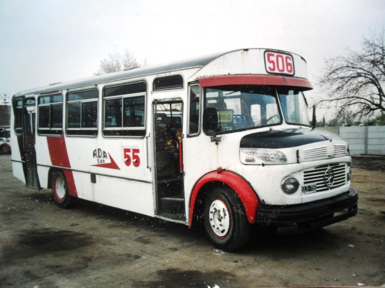 Mercedes-Benz LO 1114 - El Diseño - Autobús Dardo Rocha
B 1907441 - ULD 799
Línea 506 - Interno 55
Ultimo corte de la 506 antes de la U.T.E. con la 561.
