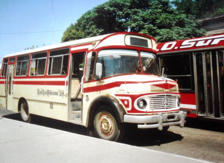 Mercedes-Benz LO 1114 - San Miguel - Empresa Las Malvinas
En Febrero de 2001 encontré esta empresa, con sus coches simil 541 de Mar del Plata, en la zona sur (Claypole).
Bien presentada, nunca supe mas de ella. Unidad ex Linea 278 Int.54
