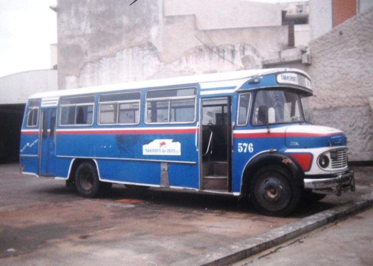 Mercedes-Benz LO 1114 - La Preferida - Transporte del Oeste
B 1983712 - WYV 261
Línea 503 / Interno 576
1997, cuando la recientemente caducada Empresa General San Martín (L.643/443 y 386) alquiló coches a Transporte del Oeste. 
Fueron varios, y de diversas carrocerías. Solo fue repintado de rojo sobre la franja negra original de la 643 y a trabajar. Lo hicieron en la 503 de Merlo, y al cabo de unos meses volvieron al playón de la 643 en Morón. Alguno de ellos terminaron como truchos en Jose C. Paz. 
Para agregar rarezas a este coche, circuló en tres empresas que circulan por Morón, ya que de 0km fue el interno 251 de la Linea 634 (Empresa Linea 216). Y es uno de los pocos coches de La Preferida con esta configuración, aparecida en 1984.
