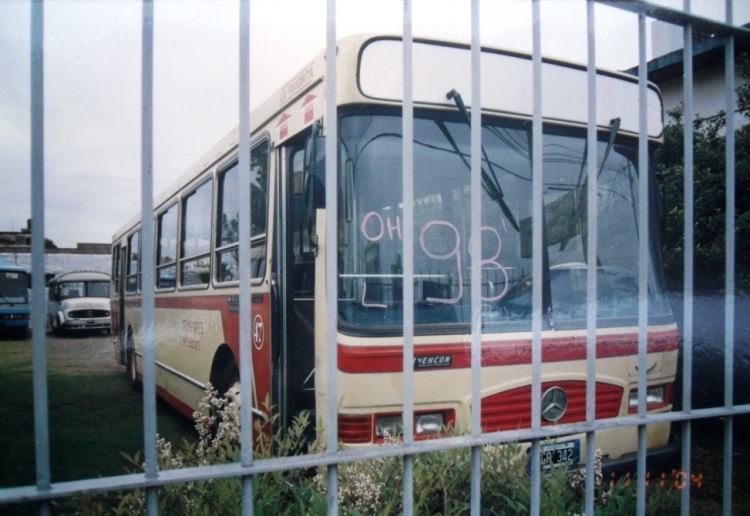 Mercedes-Benz OH 1621 - La Favorita - Transportes 9 de Julio
CGR 342
¿Línea 541? - Interno 47
Otra toma del enrejado de la "9 de julio", antes de recaer en 
"Cárdenas" para seguir circulando muchos años mas. 11/11/2004.

http://galeria.bus-america.com/displayimage.php?pos=-28089
