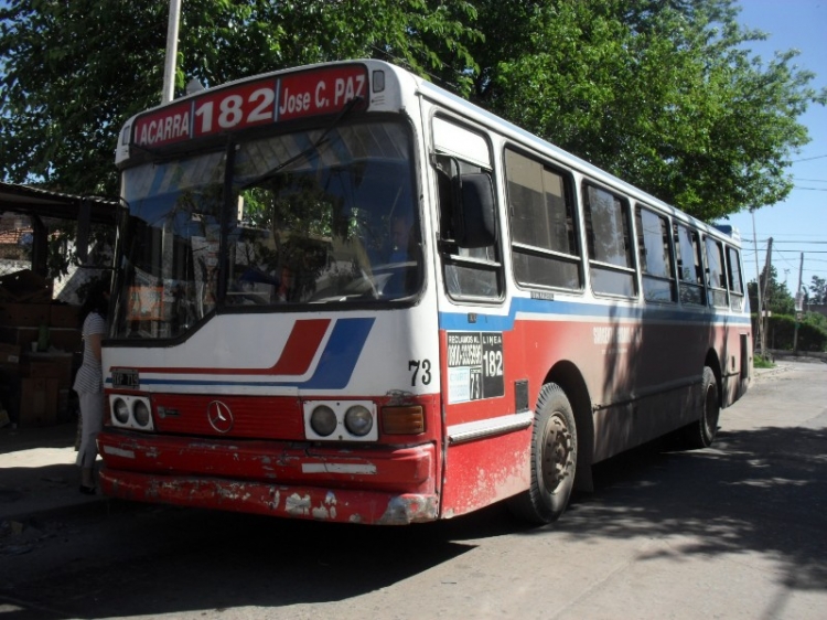 Mercedes-Benz OH 1621 L - Ottaviano - Transportes Sargento Cabral
TRISTE FINAL
Unidad de Linea 182 circulando en la 741 A. Vean el cartelito ramalero.
Palabras clave: Ottaviano