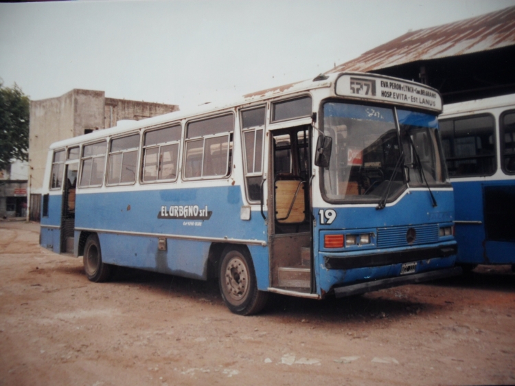 El Urbano Lin.537 Int.19
Foto de un Eivar de la Linea 527 ya El Urbano, de un coche ex TALESA. A pedido de Marcelo Scevola. La foto está tomada en los talleres de la empresa el Lunes 24 de Febrero de 2003. La patente es C1.432.223 o UCC111.
Palabras clave: EIVAR EL URBANO 527 19