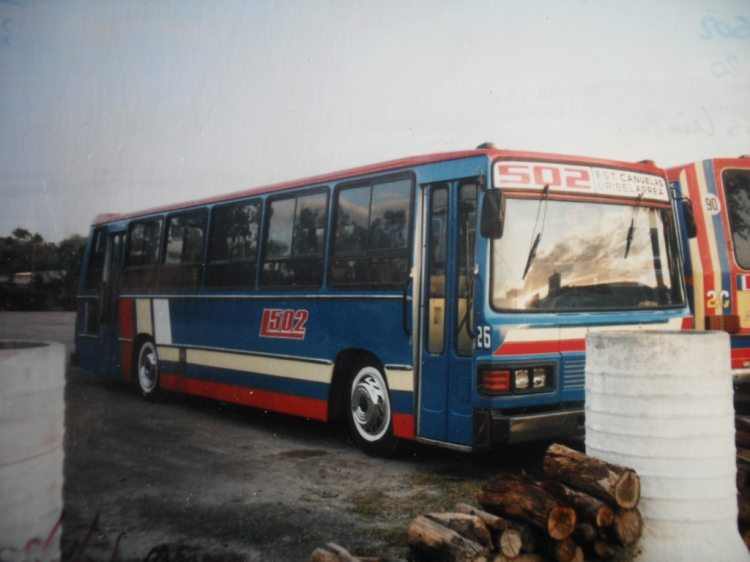 El Detalle OA 101 - Linea 502, Cañuelas, año 2002
Cañuelas hace 10 años. Linea 502 ex Ulibelarrea, ahora solo L.502. Hubo tambien unidades de la Compañía Andrade en esa linea.

