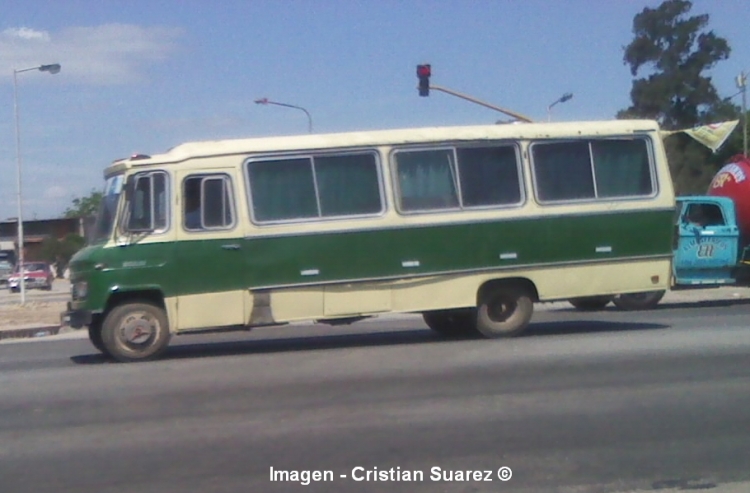 Mercedes Benz 608 D - Minibus
Patente Desconocida
Imagen -  Cristian Suarez ©

Palabras clave: Cristian Suarez Cristian_EDO Mercedes Benz 608 D Minibus