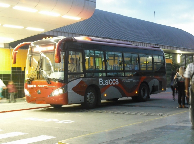 Yutong ZK6896HGA (en Venezuela) - BusCaracas 1409
Operando la Ruta 2011, llegando a la estación.
Palabras clave: Yutong Cummins BusCCS MetroBus Caracas