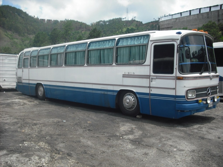 Mercedes-Benz O302 Panoramico (en Venezuela) - Particular (ECB)
Ex.Turismo De Lujo.
Palabras clave: Mercedes-Benz O302