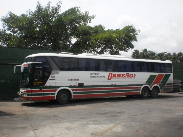 Mercedes-Benz O-500RSD - Comil Campione Vision 3.65 (para Perú) - Expreso Internacional Ormeño 1312
A5J-756
Parado en el terminal privado de Expresos Camargüí, luego de llegar la noche anterior proveniente de su viaje desde Lima (pasando por Ecuador y Colombia) hasta Caracas.
(Circulando en Venezuela)
Palabras clave: Comil Mercedes-Benz Ormeño Internacional