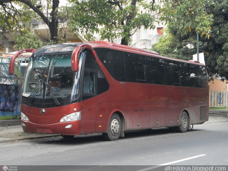 Yutong ZK6129H (en Venezuela) - PDVSA Transporte de Personal 0803
Motor Cummins ISLgeEV 320Hp. Impulsado a Gas Natural. Parte de un lote de buses negociado entre el Gobierno y la Yutong.
Palabras clave: Yutong Cummins