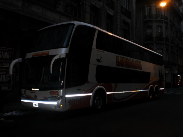 Scania K380 - Marcopolo Paradiso G6 1800DD (en Argentina) - Lumasa Viajes y Turismo 100
KGJ-293
Al momento de la foto aun olía a nuevo, creo que lo habían entregado solo 2 meses atrás
Palabras clave: Marcopolo Paradiso G6 1800DD Scania
