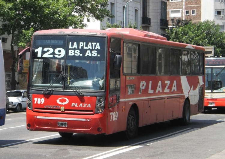 Volvo B7R - Busscar Interbuss (en Argentina) - Plaza 789
FHE-144
Mientras vamos a San Telmo.
Palabras clave: Volvo Busscar
