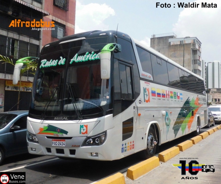 Scania K380 - Miral Infinity 400 (de Ecuador) - Rutas de América 126
PAC-2414
Primicia desde Caracas. El primero en venir a Venezuela, ya llegando de su largo viaje. Se lleva el honor también de ser el primer K380 registrado en Venezuela, y la primera empresa en ofrecer en Venezuela servicio de Wi-Fi a bordo. Primicia captada por Waldir Mata para Venebuses.com (Circulando en Venezuela)
Palabras clave: Scania Miral Rutas América Internacional