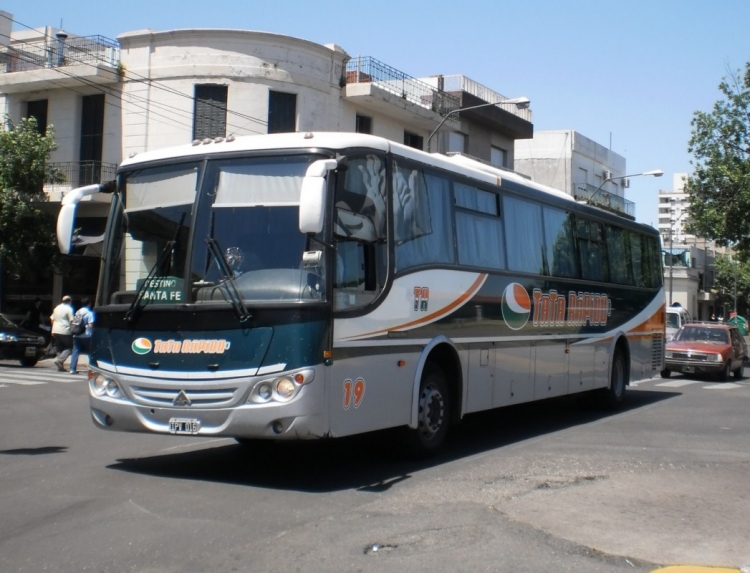 Mercedes-Benz O-500M - Saldivia Aries 345 - Tata Rápido 19
IPV016
http://galeria.bus-america.com/displayimage.php?pid=42432

Recibiéndome apenas salgo del terminal (Argentina)
Palabras clave: Saldivia Mercedes-Benz O-500M Tata