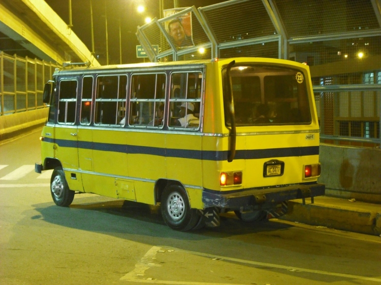 Mercedes-Benz LO-608D - Caio Carolina (En Venezuela) - U.C.C. Ramo Verde 23
AC0477
Toma nocturna con buena luz
Palabras clave: Caio Carolina Mercedes-Benz