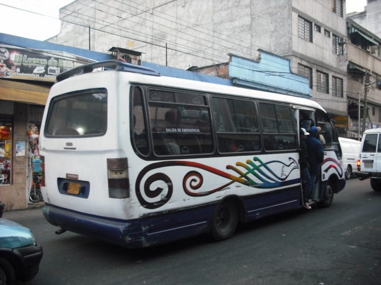 Iveco TurboDaily 60-12 - Servibus de Venezuela Servicity II - Unión de Transportistas San Pedro A.C. 07
AF0743
Ex. U.C. El Trigo, en camino a Los Lagos (Venezuela)
Palabras clave: Servibus Iveco
