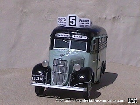 130.Lin 5Ford 1935C.Gonella.PulettiMaqueta de mi autoria
