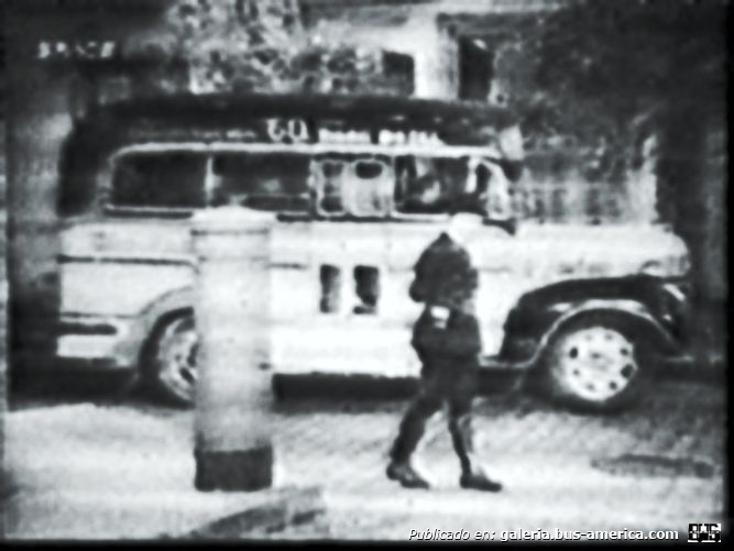34  Lin.60 M.O. Norte Dodge 1940 C. Ica Foto que saque de la Tv
