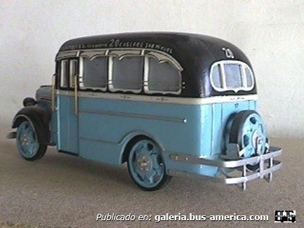 Lin. 20 Ex Lin.34 Chevrolet 1940 Carrocería El Trébol Interno 44 Maqueta de mi autoría.
