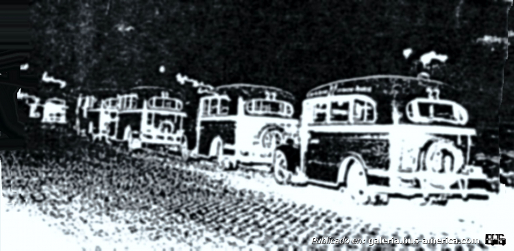 4  Lin.27 Terminal de Puente Alsina, foto nocturna, de Sergio Ruiz Diaz.-
