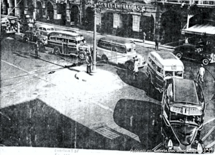 Linea 42 Chevrolet 1938.Estacion Once toto de Sergio Ruiz Diaz

