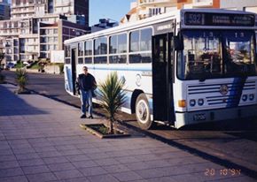 Mercedes-Benz OF 1318 - Busscar - M.O.L.M.
LA VIEJA MOLM
GENTILEZA DEL SEÑOR GUSMEROLI
http://galeria.bus-america.com/displayimage.php?pos=-25925
