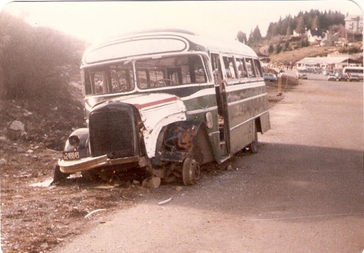 Mercedes-Benz LO 911 - San Juan - Particular
Abandonado en Bariloche 1985
Foto: Sr. Colombo (Rosario)
Palabras clave: abandonado