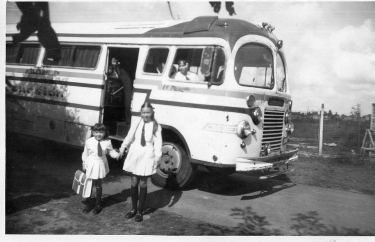 Mercedes-Benz OP 3500 - Uspallata - Escolar
739-450
ESCOLAR-EXCURSIONES
Escolar del Colegio Sagrado Corazón, de Florencio Varela - Buenos Aires

http://galeria.bus-america.com/displayimage.php?pos=-26205
Palabras clave: ESCOLAR EXCURSIONES