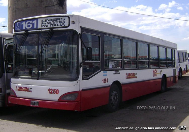 Mercedes-Benz OH 1721 L - Ugarte - Larrázabal
Línea 161 - Interno 1250

Fotografía: Pablo Olguín
