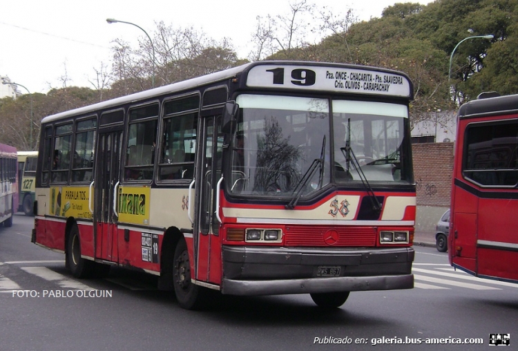 Mercedes-Benz OHL 1316 - Ugarte - M.O.S.S.A.
C 1754055 - RWS 867
Línea 19 - Interno 58

Fotografía: Pablo Olguín

http://galeria.bus-america.com/displayimage.php?pid=29387
