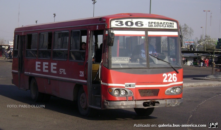 Mercedes-Benz OF 1214 - BUS - E.E.E.
TPC 895
Línea 306 - Interno 226

Fotografía: Pablo Olguín
