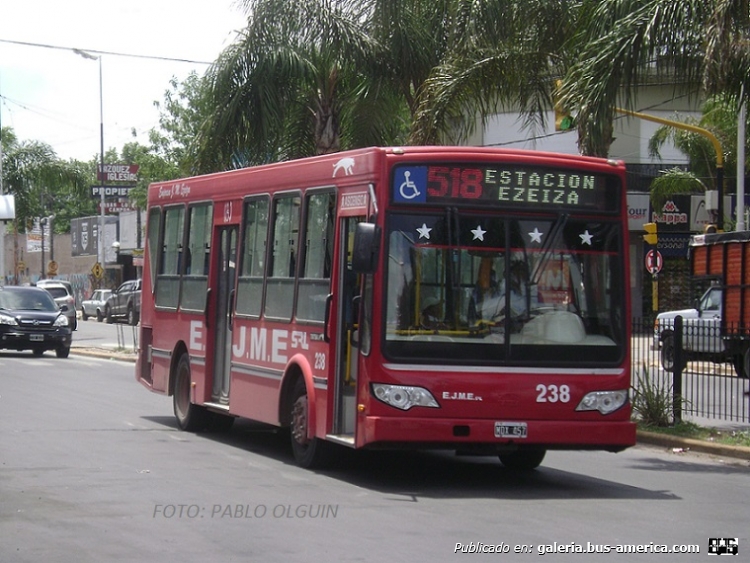 T.A.T.S.A. - Puma D 9.8 - E.J.M.E.
Línea 518 - Interno 238

Fotografía: Pablo Olguín
