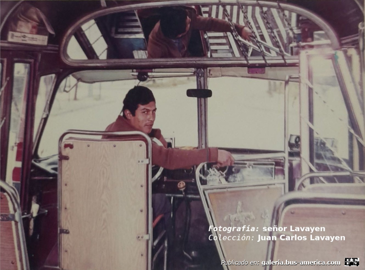 Bedford J6LZ1 - El Diseño - Exp.Merlo Norte
[url=https://bus-america.com/galeria/displayimage.php?pid=70921]https://bus-america.com/galeria/displayimage.php?pid=70921[/url]

Línea 257 (Prov.Buenos Aires


Fotografía: Juan Carlos Lavayen
Colección: [url=https://www.facebook.com/photo.php?fbid=122321357282103565&set=p.122321357282103565&type=3]Juan Carlos Lavayen (hijo)[/url]
Posteado en: facebook.com


(Vista interior de la unidad)
