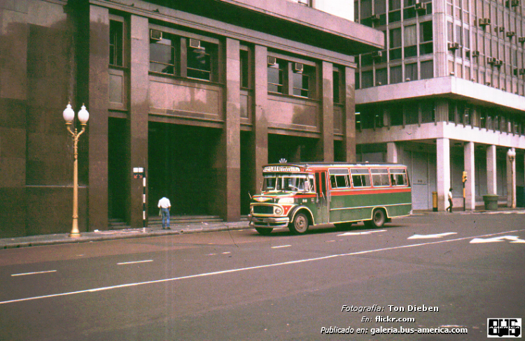 Mercedes-Benz LO 1114 - El Detalle - Los Constituyentes
Línea 111 (Buenos Aires), interno 58

Fotografía: Ton Bieden
