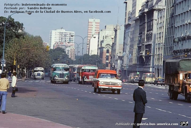 Mercedes-Benz L 312 - Línea 74
Línea 71 [centro adelante izquieda]  


Fotógrafo: indeterminado de momento
Extraído de: [url=https://www.facebook.com/photo?fbid=3902935526516242&set=gm.1981856442999159&idorvanity=357415645443255]ANtiguas Fotos de la Ciudad de Buenos Aires[/url]
