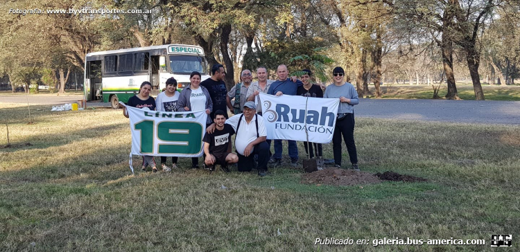 Mercedes-Benz LO 814 - Galicia - ByV
Línea 19 (S.M.Tucumán), unidad Especial


Fotografía: [url=https://byvtransportes.com.ar]B y V Transportes .com.ar[/url]
