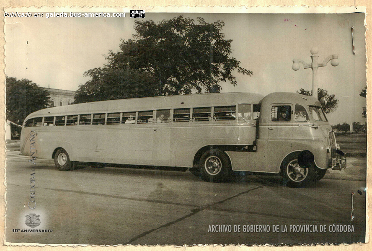 International D 40 - Decaroli Hnos - José Varese
Fotografía: José Varese
Archivo de Gobierno de la Provincia de Córdoba
Colección y gentileza: Oscar Herminio Gregorat
Originalmente posteado en: Cordoba de Antaño, en facebook
