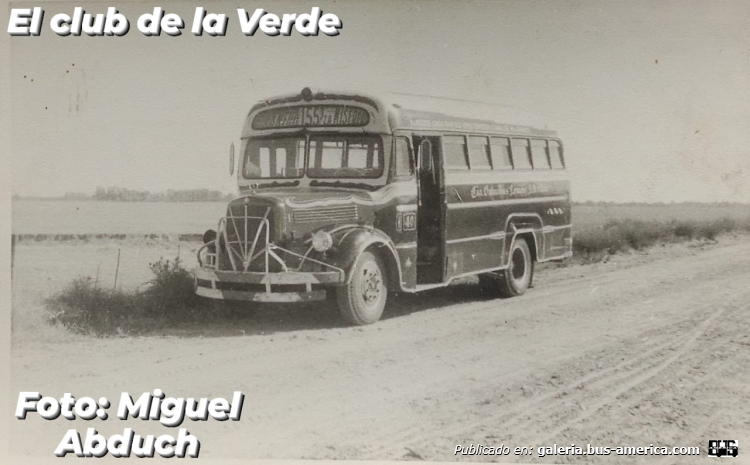 Mercedes-Benz L 312 - Agosti - Cía.O.Lomas
[url=https://bus-america.com/galeria/displayimage.php?pid=63734]https://bus-america.com/galeria/displayimage.php?pid=63734[/url]
[url=https://bus-america.com/galeria/displayimage.php?pid=63735]https://bus-america.com/galeria/displayimage.php?pid=63735[/url]

Línea 155 (Buenos Aires), interno 40

Fotografía: Miguel Abduch
Gentileza: El Club de la Verde, en facebook


Se puede conocer la historia de esta carrocería en nuesra sección [url=https://www.bus-america.com/ARcarrocerias/Agosti/Agosti-histo.php]Revista Bus América[/url]
