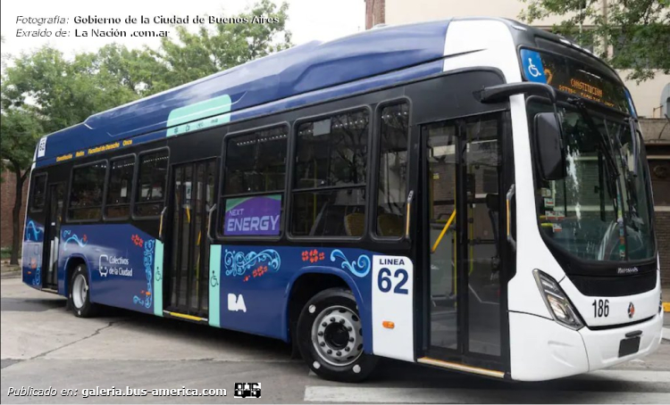 Scania K 280 B GNC - Marcopolo Torino T-351 - Colectivos de la Ciudad , Misión Buenos Aires , La Central de Vte.López
AF 107 OU
[url=https://bus-america.com/galeria/displayimage.php?pid=67851]https://bus-america.com/galeria/displayimage.php?pid=67851[/url]

Línea 62 (Buenos Aires), interno 186

Con esta unidad se presentó el corte de pintura que el gobierno porteño impondrá a sus líneas urbanas, borrando su identidad y fileteados tradicionales. Paradojicamente argumentan con la identidad y el fileteado sobre el cambio


Les invito a firmar esta peticiona para intentar revertir esto: [url=https://chng.it/8qBBpMtnP7]https://chng.it/8qBBpMtnP7[/url]
