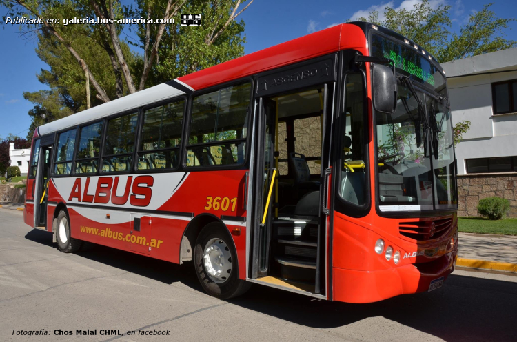 Mercedes-Benz OF 1519 - Metalpar Tronador 2010 - Albus
AA 540 KA

Albus (Chos Malal), interno 3601

Fotografía: [url=https://www.facebook.com/photo?fbid=1087782391343298&set=a.1087756471345890]Chos Malal CHML, en facebook.com[/url]
