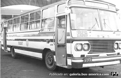 Mercedes-Benz LPO 1113 - Viera Alfacinhas - Estrela Azul
IA-5974

Linha 434 (Rio de Janeiro), unidad 55067




Archivo posteado originalmente en marzo de 2018
