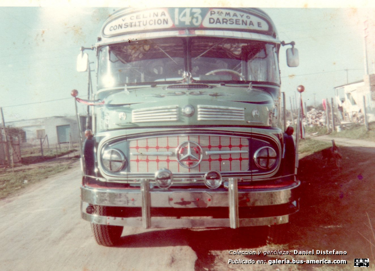 Mercedes-Benz LO 1112 - Biglia - Coop. Cdad. Buenos Aires
[url=https://bus-america.com/galeria/displayimage.php?pid=50893]https://bus-america.com/galeria/displayimage.php?pid=50893[/url]
[url=https://bus-america.com/galeria/displayimage.php?pid=50894]https://bus-america.com/galeria/displayimage.php?pid=50894[/url]
[url=https://bus-america.com/galeria/displayimage.php?pid=50895]https://bus-america.com/galeria/displayimage.php?pid=50895[/url]
[url=https://bus-america.com/galeria/displayimage.php?pid=50896]https://bus-america.com/galeria/displayimage.php?pid=50896[/url]

Línea 143 (Buenos Aires), interno 39

Fotografía: familia Distefano
Colección y gentileza: Daniel Distefano
