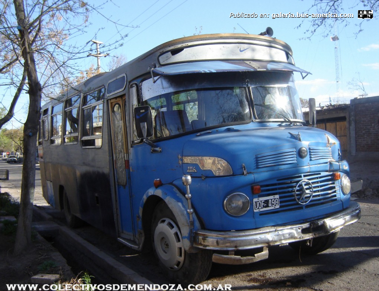 Mercedes-Benz LO 1114 - El Trapiche
UOF 498 - ex patente M.227479
[url=https://bus-america.com/galeria/displayimage.php?pid=62700]https://bus-america.com/galeria/displayimage.php?pid=62700[/url]
[url=https://bus-america.com/galeria/displayimage.php?pid=62701]https://bus-america.com/galeria/displayimage.php?pid=62701[/url]

Ex línea 4 (Mendoza), interno 21

Fotografía: Pablo M.Hernández
Extraído de: www.colectivosdemendoza.com.ar

Para conocer la historia completa de esta carrocería haga click en: 
[url=https://www.bus-america.com/ARcarrocerias/ElTrapiche/ElTrapiche-histo.php]EL TRAPICHE,  historia de sus carrocerías[/url]

