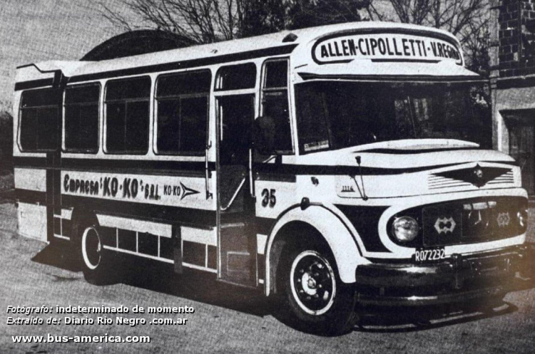 Mercedes-Benz LO 1114 - El Indio Campeon - Ko Ko
R.072232 ( luego patente SZE 408 )

Ko Ko (Prov.Rio Negro), interno 35


Fotógrafo: indeterminado de momento
Extraído de: [url=https://www.facebook.com/diariorionegro/posts/-hoy-compartimos-recuerdos-del-sr-julio-guillermo-kopprio-y-as%C3%AD-comienza-el-que-/1196062005897859/]Diario de Rio Negro .com.ar[/url]
