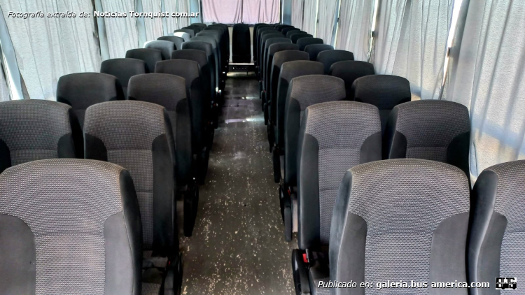 Mercedes-Benz OF 1721 - La Favorita Favorito GR - Vía 51
AA 652 RB
[url=https://bus-america.com/galeria/displayimage.php?pid=69177]https://bus-america.com/galeria/displayimage.php?pid=69177[/url]
[url=https://bus-america.com/galeria/displayimage.php?pid=69179]https://bus-america.com/galeria/displayimage.php?pid=69179[/url]

Línea 1 (Pdo.Tornquist)

Extraído de: [url=https://www.noticiastornquist.com.ar/2023/09/22/el-servicio-de-transporte-interurbano-del-distrito-cuenta-con-una-nueva-unidad-1/]Noticias Tornquist .com.ar[/url]

(Vista del interior de la unidad)
