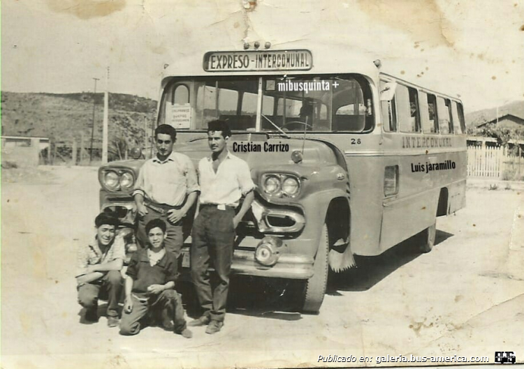 GMC - Jua Ortega - Exp.Intercomunal
Exp. Intercomunal, interno 28

En la fotografía: ¿?
Colección: Cristian Carrizo
Scaneo o posteo: Luis Jaramillo
Gentileza: Mi Bus Quinta +, en facebook

Los invitamos a conocer la historia de esta carrocera en nuestra sección Revista Bus América:
[url=https://www.bus-america.com/CHcarrocerias/Ortega/JuanOrtega-histo.php]Historia de carrocerías Juan ORTEGA[/url]
