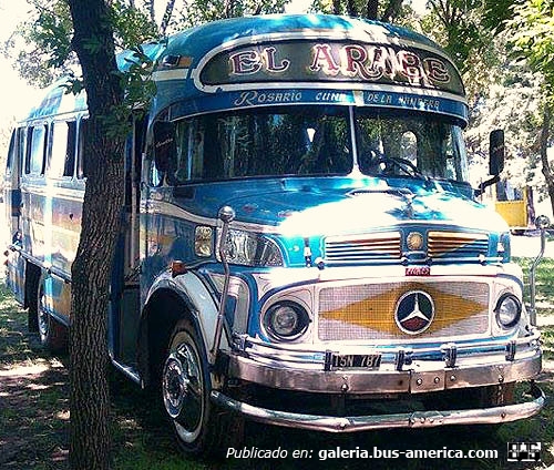 Mercedes-Benz LO 1114 - La Favorita - Particular
C 483443 - TSN 787
Está a la venta, pero por la inscripción en el cartel de destinos, puede ser de un fundamentalista, pide 200 lucas
Es posible que con los años haya conservado sus colores originales, de ser así, estamos ante un ex 107

Publicado en www.arcar.org
