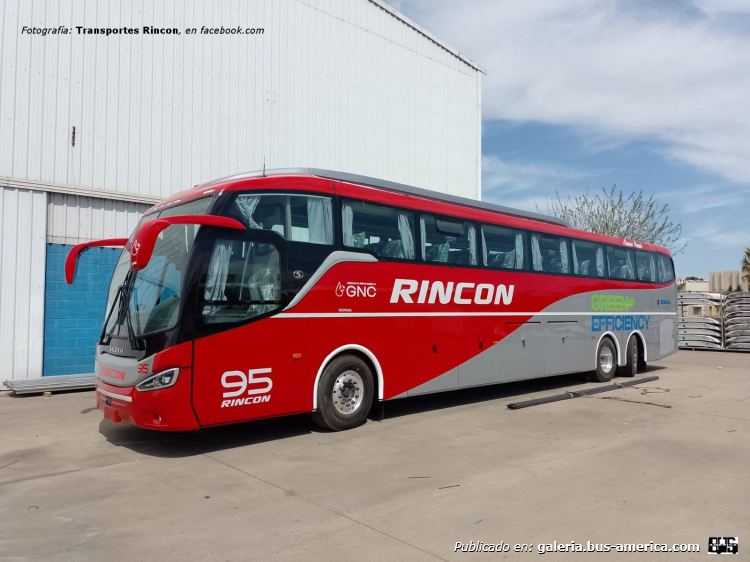 Scania  K GNC - Saldivia Aries 365/1200 - Rincon
[url=https://bus-america.com/galeria/displayimage.php?pid=67994]https://bus-america.com/galeria/displayimage.php?pid=67994[/url]
[url=https://bus-america.com/galeria/displayimage.php?pid=67995]https://bus-america.com/galeria/displayimage.php?pid=67995[/url]
[url=https://bus-america.com/galeria/displayimage.php?pid=67997]https://bus-america.com/galeria/displayimage.php?pid=67997[/url]
[url=https://bus-america.com/galeria/displayimage.php?pid=67998]https://bus-america.com/galeria/displayimage.php?pid=67998[/url]

Rincón (Pro.Neuquén), interno 95

Fotografía: [url=https://www.facebook.com/transportesrinconoficial]Transportes Rincón, en facebook[/url]
