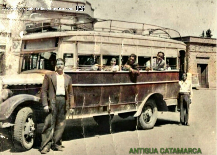 Chevrolet - Edulfo Quintar
Edulfo Quintar (Tinogasta)

Fotógrafo: desconocido
Colección: Alejandro Dalla Lastra
Extraído de: [url=https://www.facebook.com/photo/?fbid=6325758970814747&set=g.1643788385846391]Antigua Catamarca[/url]

"Don Edulfo Quintar ,vecino de la Ciudad de Tinogasta,posando junto al Colectivo Chevrolet,luego de terminar su recorrido,por los Barrios,El Breal,Abaucan, San José,Los Chanampa,El Jarillal,Santa Rosa,campo de Mayo ,Plaza Principal,fin del recorrido ,frente al negocio de José Amin Quintar,ubicado en las calles Peron y 25 de Mayo -Año 1940"
