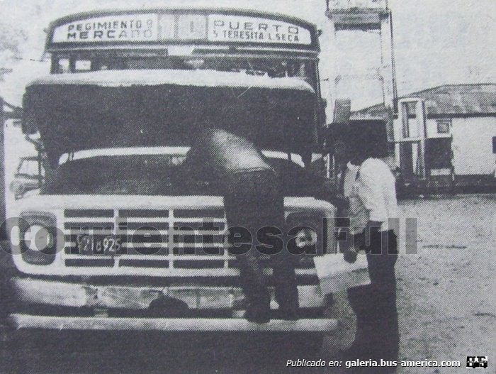 Ford B-7000 - Supercar - San Jorge
C.1218927

Fotografo: ¿?
Fotografía de diario: El Litoral
Colección: Sergio Cwik
Extraído de: Corrientes a Full, en facebook.com
